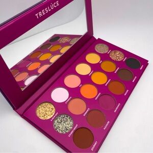 TRESLÚCE | Limited Edition | Midnight Deseos | Eyeshadow Palette (Brand New!) 💘